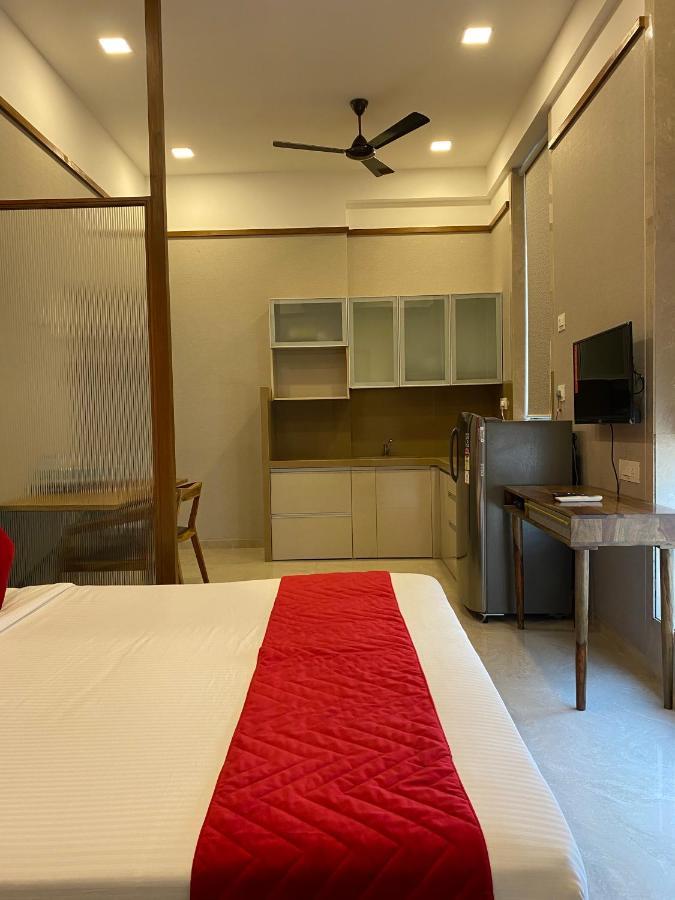 Theory9 Premium Service Apartments Khar ムンバイ エクステリア 写真