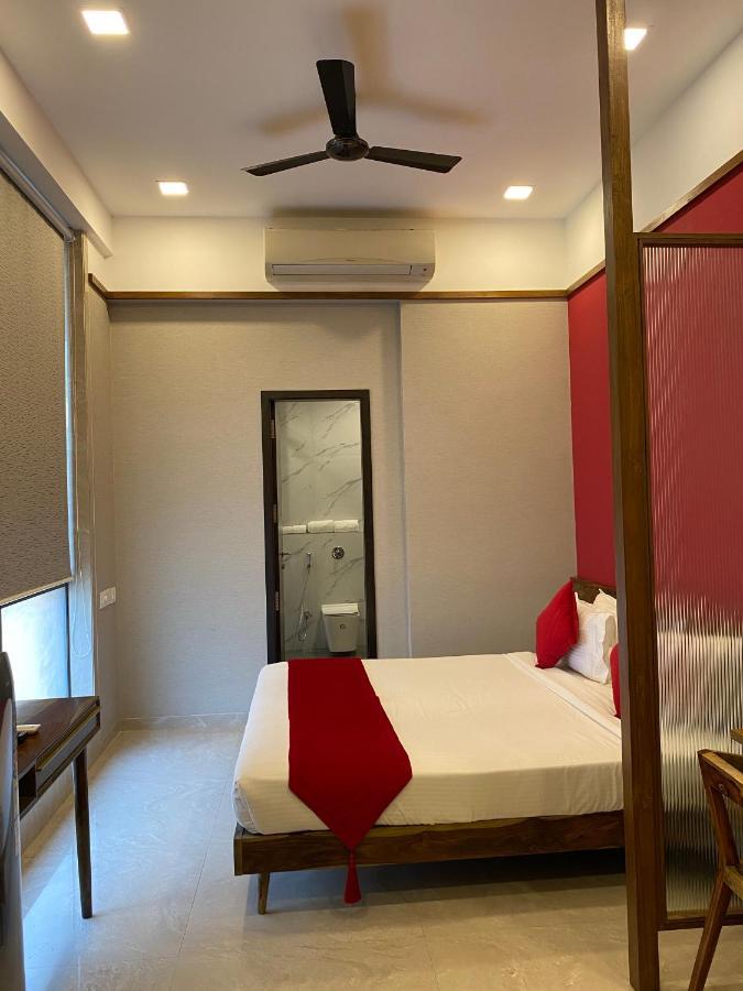 Theory9 Premium Service Apartments Khar ムンバイ エクステリア 写真
